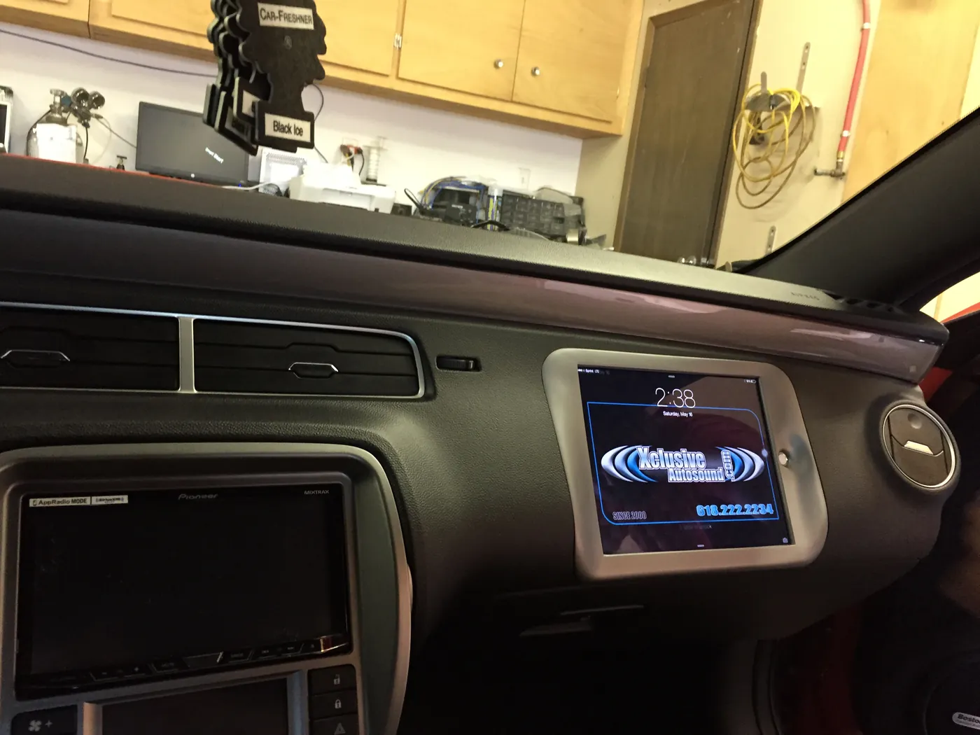 Custom dash-integrated iPad and Pioneer AppRadio install, Chevy Camaro SS